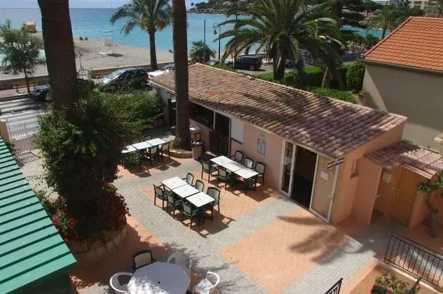 Hôtel Reine D'Azur - Dış Mekan