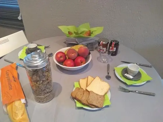 Hôtel Renaissance Martigues - Yerinde Yemek