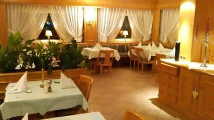Hôtel Restaurant Baumgartner - Yerinde Yemek