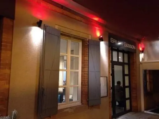 Hôtel Restaurant Besson La Taverne - Dış Mekan