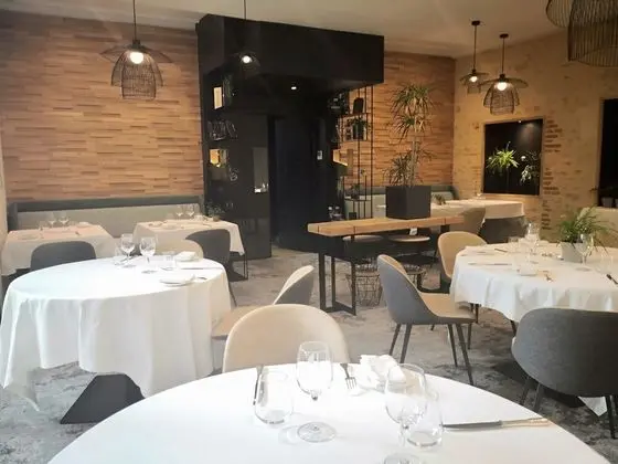 Hôtel Restaurant Claude Darroze - İç Mekan