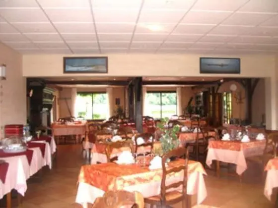Hôtel Restaurant de Tessé - Yerinde Yemek