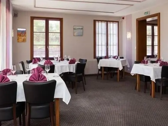 Hôtel Restaurant La Bonne Etape - Yerinde Yemek