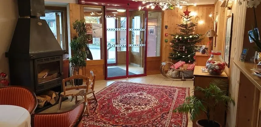 Hôtel Restaurant La Buffe - Dış Mekan