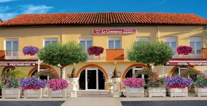 Hôtel Restaurant Le Commerce - Dış Mekan
