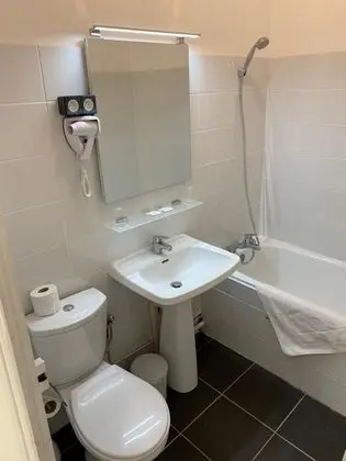 Hôtel Restaurant Le Lion dOr - Banyo Tipleri