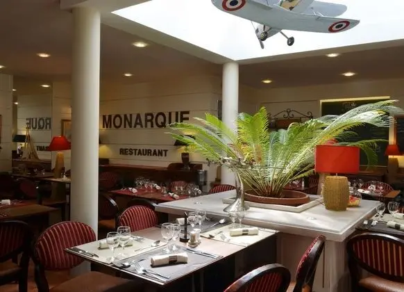 Hôtel-Restaurant Le Monarque - Yerinde Yemek