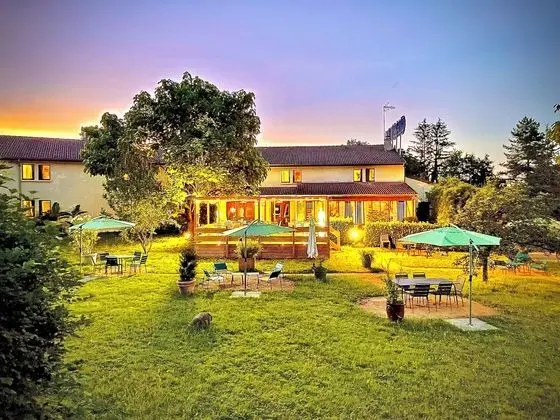 Hôtel Restaurant Le Mont Brouilly - Dış Mekan