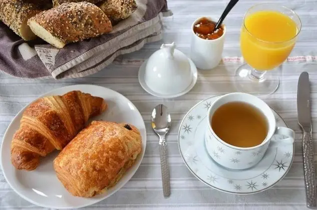 HOTEL RESTAURANT LE PARISIEN - Kahvaltı