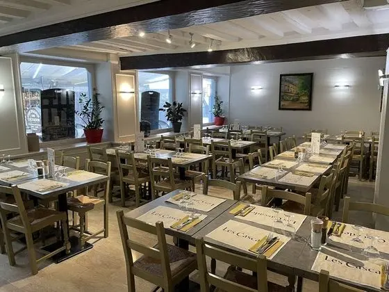 Hôtel Restaurant Les Cascades - Yerinde Yemek
