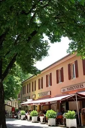 Hôtel - Restaurant les Marronniers