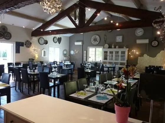 Hôtel Restaurant L'Horloge Gourmande - Yerinde Yemek