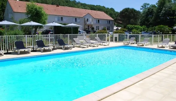Hôtel Restaurant Relais des Champs - Havuz