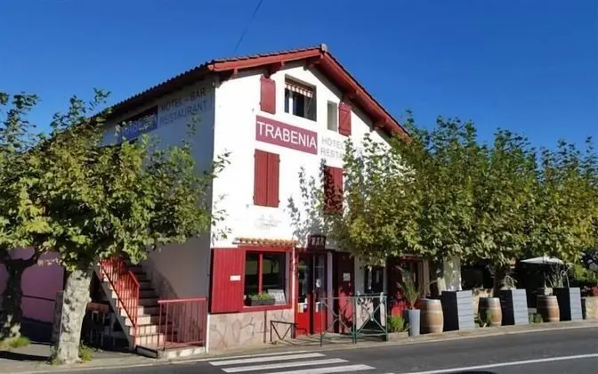 Hôtel Restaurant Trabenia - Dış Mekan