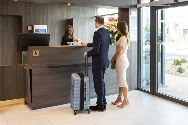 Hôtel Roi Soleil Prestige Plaisir