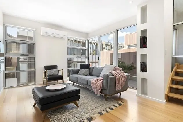 Hotham, 2BDR North Melbourne Apartment