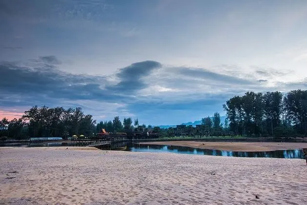 The Hotspring Beach Resort & Spa - Plaj