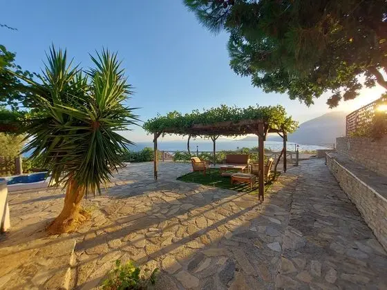 House With With a Spectacular sea View - Öne Çıkan Resim