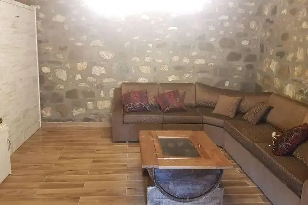 House With big Garden and Barbeque in Nature