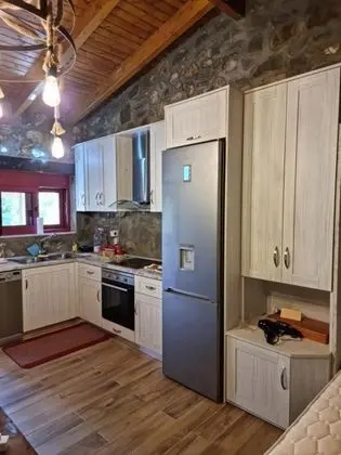House With big Garden and Barbeque in Nature - Mutfak