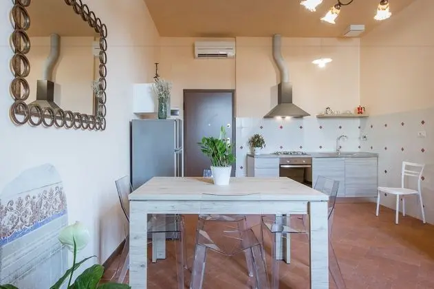 House in Florence Red