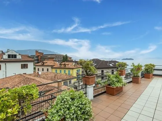 House In the Heart of Baveno Within Walking Distance of the Lake