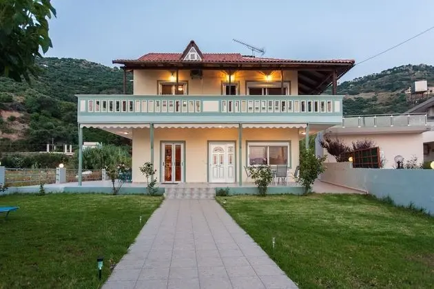 House Just on the Beach -included 2 Canoe and 2 Bicycles - Dış Mekan
