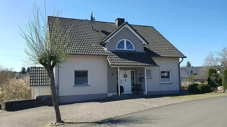 House With Modern Interior and Garden in the Volcanic Eifel Near Deer and Game Park - Öne Çıkan Resim