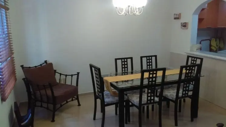 House Near the Center With Parking - Yerinde Yemek