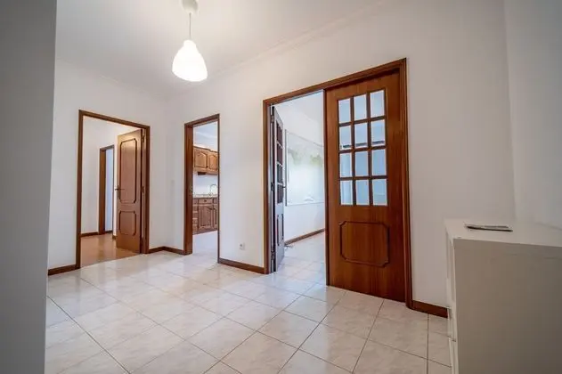 House and People - Apartamento Espaçoso - İç Mekan