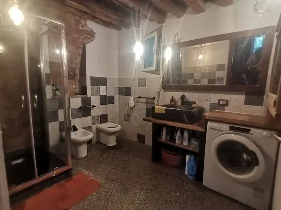 The House on the Roof in Genoa - Banyo Tipleri