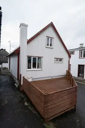 House - Scenic Village - Nature - Hiking