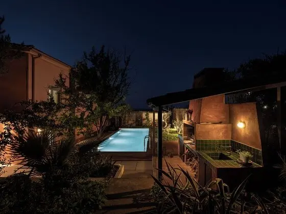 the House by the sea Beach Holiday Villa for Families up 8-9 Persons - Havuz