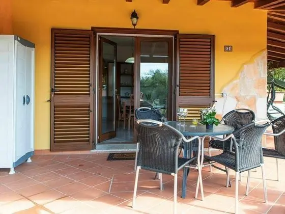 House With Swimming Pool, in 3 Hectares of Mediterranean Scrub and Fruit Trees - Dış Mekan