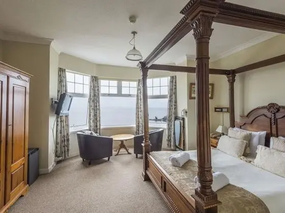 Housel Bay Hotel