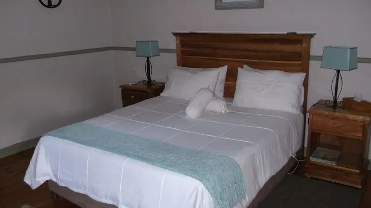Housemartin Guest Lodge