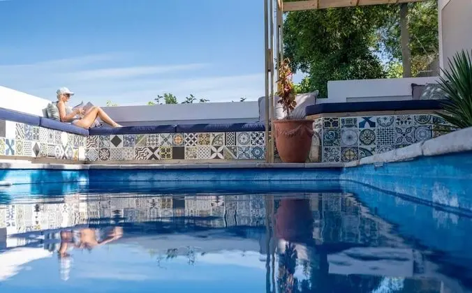 Hout & About Guest House - Havuz