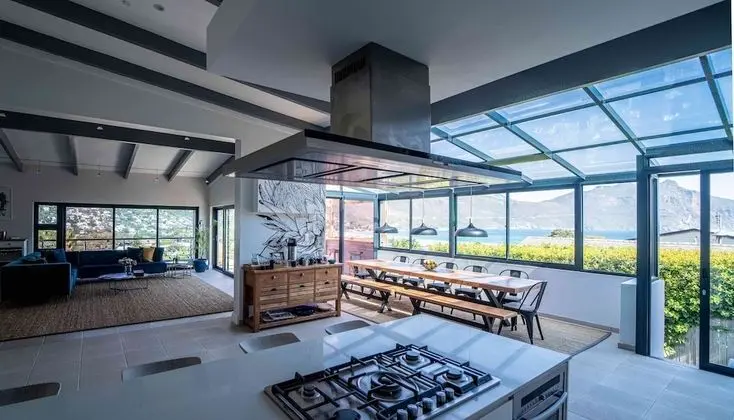 Hout & About Guest House - Lobi