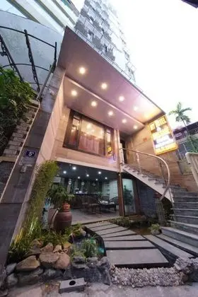 Hovi Hoang Cau 3