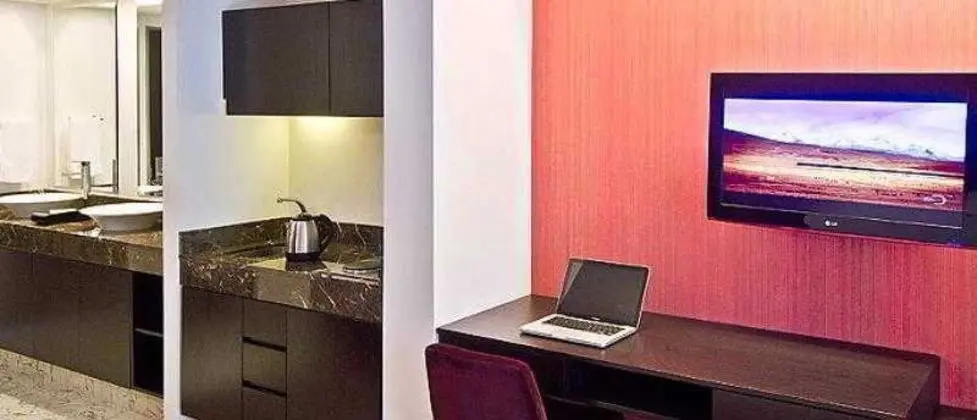 Howard Johnson Abasto Hotel