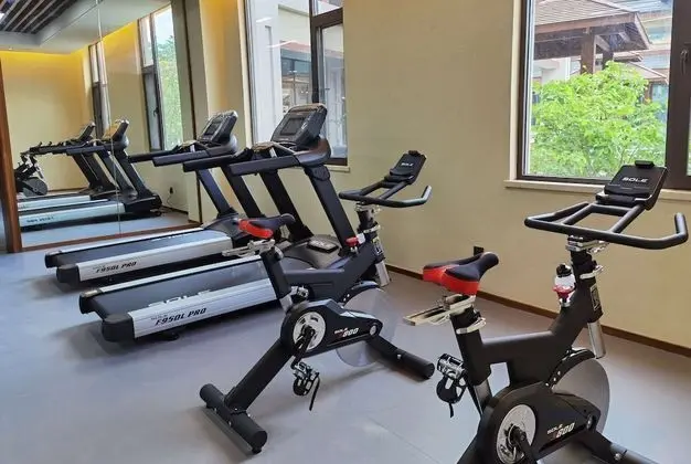 Howard Johnson the Bund Hotel Gasa - Fitness