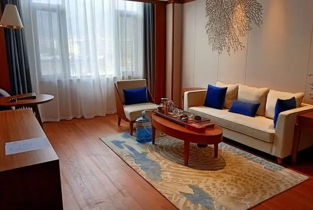 Howard Johnson the Bund Hotel Gasa - Oda