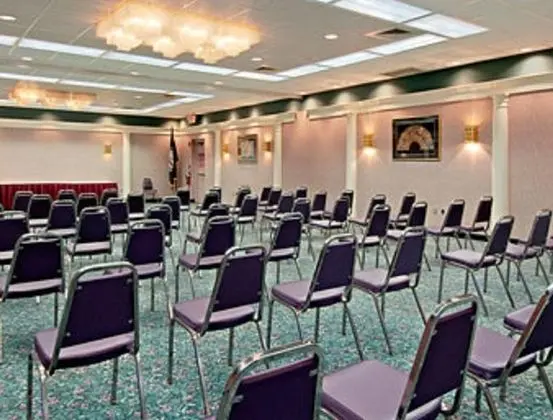 Howard Johnson&Conference Center by Wyndham Salem