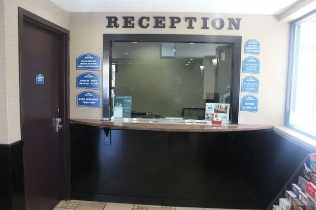 Howard Johnson Inn Queens
