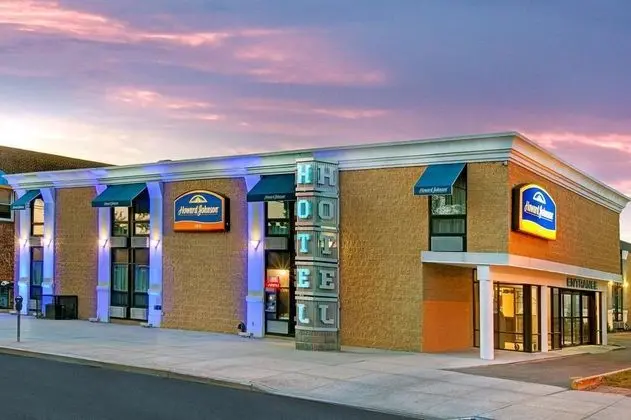 Howard Johnson Inn Queens