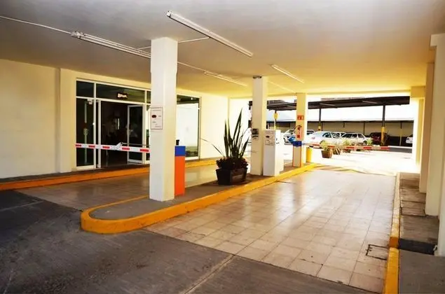 Howard Johnson Leon Avenida