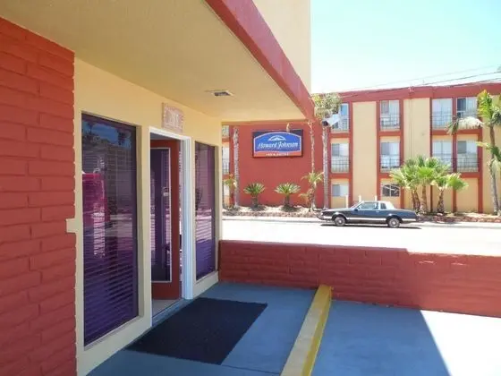 Howard Johnson  & Suites by Wyndham Chula Vista