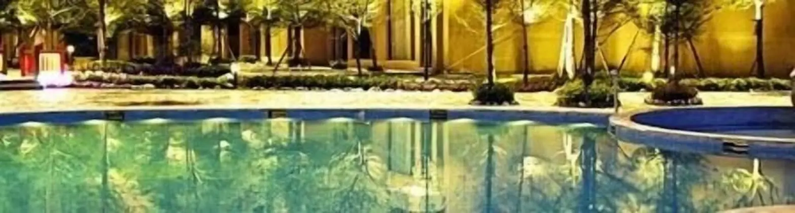 Howard Johnson Tianyuan Resort Jiuzhaigou - Havuz
