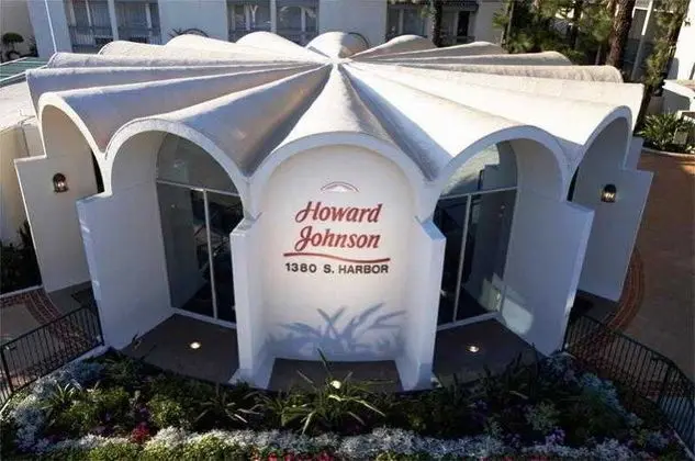 Howard Johnson by Wyndham Anaheim&Water Playground
