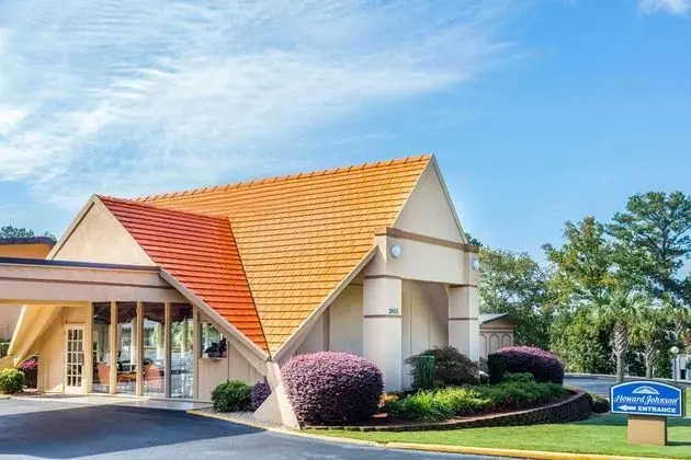 Howard Johnson by Wyndham Athens - 1